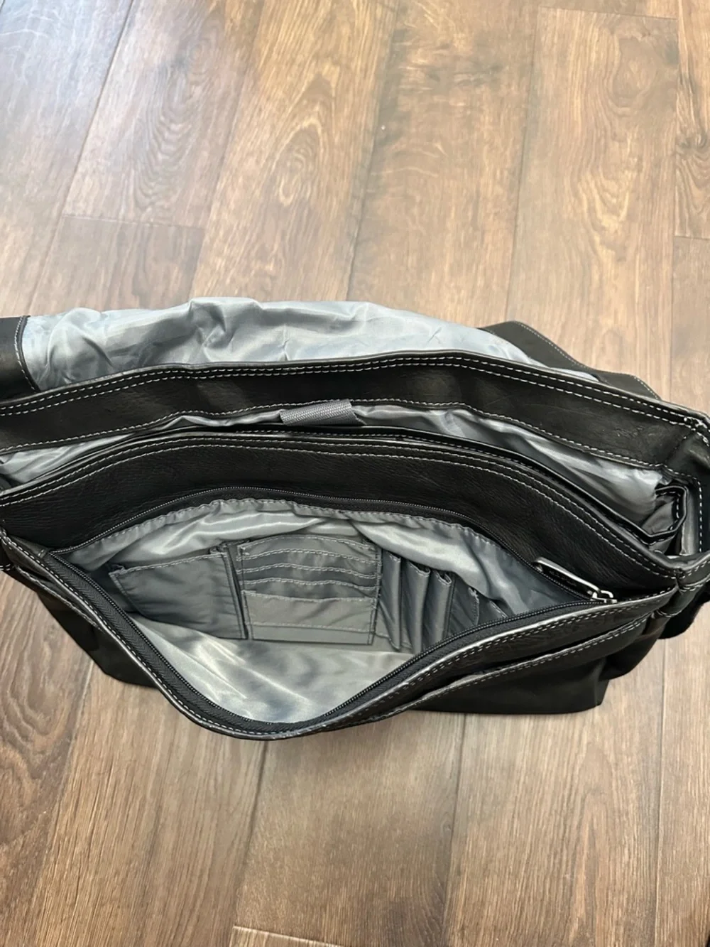 EBAGS Black Leather Laptop Messenger Bag with Adjustable Strap